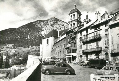 / CPSM FRANCE 05 "Briançon, les remparts" / AUTOMOBILE