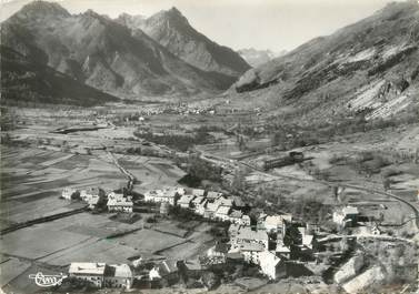 / CPSM FRANCE 05 "Les Guibertes, vue générale aérienne"