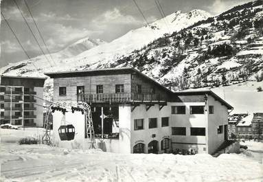 / CPSM FRANCE 05 "Villeneuve Serre Chevalier, gare de départ du télécabine"