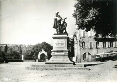 / CPSM FRANCE 07 "Annonay, le monument aux frères de Montgolfier"