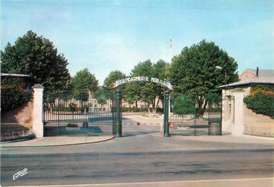 CPSM FRANCE 08 "Vouziers, l'entrée de la caserne et gendarmerie mobile"