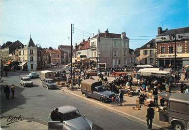 CPSM FRANCE 10 "Romilly sur Seine, la place des Martyrs "