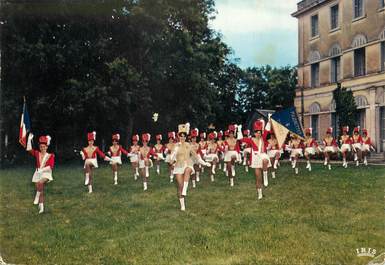 CPSM FRANCE 10 "Troyes, paradeuses" / MAJORETTE