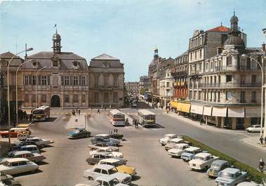 CPSM FRANCE 10 "Troyes, place Maréchal Foch, hôtel de ville" / AUTOMOBILE