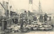 62 Pa De Calai / CPA FRANCE 62 "Boulogne sur Mer, l'arrivée du poisson"