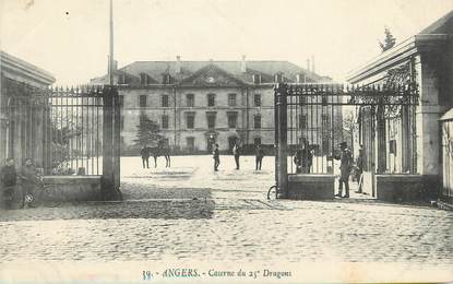 / CPA FRANCE 49 "Angers, caserne du 25ème Dragons"