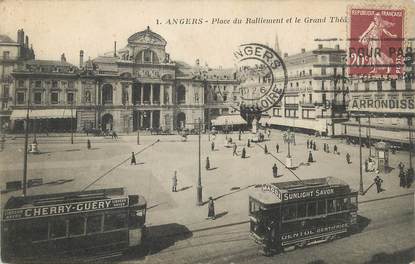 / CPA FRANCE 49 "Angers, place du ralliement, et grand théâtre" / TRAMWAY
