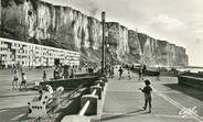 76 Seine Maritime / CPSM FRANCE 76 " Le Tréport, l'esplanade et les falaises"