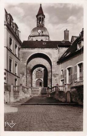 / CPSM FRANCE 89 "Joigny, porche de l'église Saint Jean"