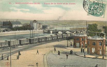 CPA FRANCE 62 "Boulogne sur Mer, Place de la gare"