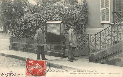 / CPA FRANCE 88 "Plombières Les Bains, la chaise à porteurs"