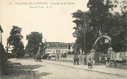 / CPA FRANCE 94 "Villeneuve Saint Georges, l'entrée de la mairie, rue de Paris"