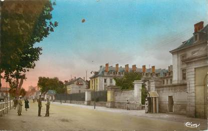 / CPSM FRANCE 49 "Saumur, école de l'armée blindée et de la cavalerie"