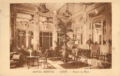 / CPA FRANCE 69 "Lyon, hôtel Bristol, partie du hall"