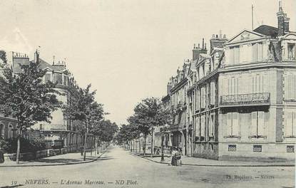 / CPA FRANCE 58 "Nevers, l'avenue Marceau"