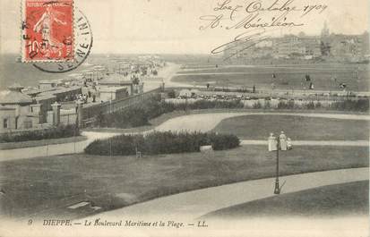 / CPA FRANCE 76 "Dieppe, le boulevard Maritime et la plage"