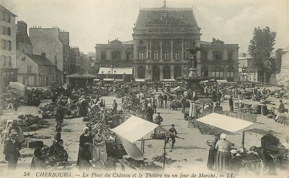 / CPA FRANCE 50 "Cherbourg, la place du château et le théâtre"
