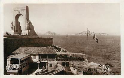 / CPSM FRANCE 13 "Marseille, un coin de la corniche avec vue sur les Iles"