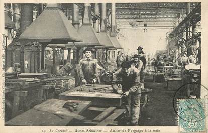 / CPA FRANCE 71 "Le Creusot, usines Schneider, atelier de Forgeage à la main"