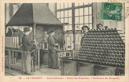 / CPA FRANCE 71 "Le Creusot, usines Schneider, ateliers des projectiles"