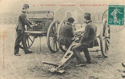 / CPA FRANCE 71 "Le Creusot, usines Schneider, essai d'un canon de 75 m/m"