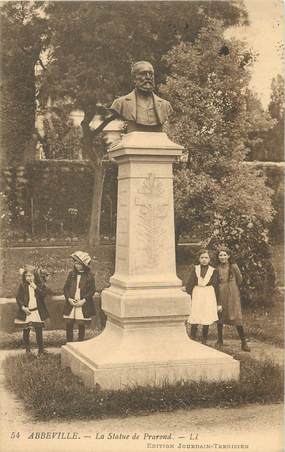 / CPA FRANCE 80 "Abbeville, la statue de Prarond"