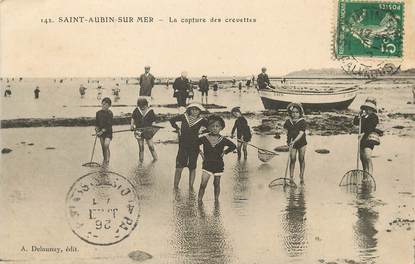 / CPA FRANCE 14 "Saint Aubin sur Mer, la capture des crevettes"