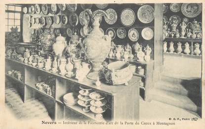 / CPA FRANCE 58 "Nevers, intérieur de la faïencerie d'Art de la porte du Croux à Montagnon"