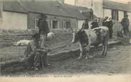 29 Finistere / CPA FRANCE 29 "Moeurs et types breton, après le marché" / VACHE