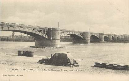 / CPA FRANCE 13 "Tarascon Beaucaire, le viaduc du chemin de fer traversant le rhône"