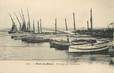 / CPA FRANCE 13 "Port de Bouc, groupe de Tartanes"