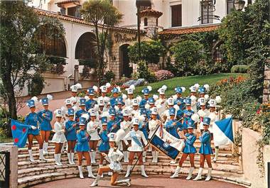 / CPSM FRANCE 06 "Grasse, jardins de la parfurmerie Molinard" / MAJORETTES