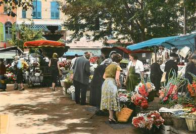 / CPSM FRANCE 06 "Grasse, la place aux aires et le marché aux fleurs"