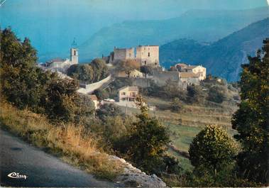 / CPSM FRANCE 06 "Gréolières, vue sur l'église et le château Féodal"