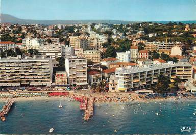 / CPSM FRANCE 06 "Juan les Pins, vue aérienne du centre de la station et des nouveaux immeubles"