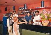 06 Alpe Maritime / CPSM FRANCE 06 "Menton, village de vacances Roger Latournerie, le bar"