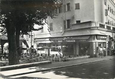 / CPSM FRANCE 06 "Menton, brasserie du Lido, place aux Herbes"