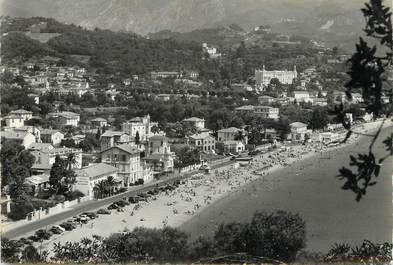 / CPSM FRANCE 06 "Menton Carnolès, la plage et la promenade"