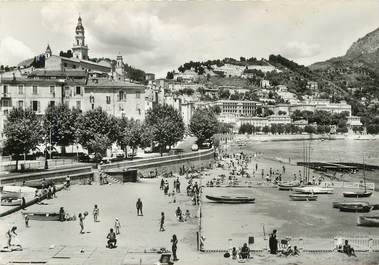 / CPSM FRANCE 06 "Menton, plage des Sablettes et la vieille ville"