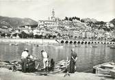 06 Alpe Maritime / CPSM FRANCE 06 "Menton, vue générale de la ville, le port et les pêcheurs"