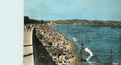 / CPSM FRANCE 06 "Mandelieu, la grande plage à l'heure du bain"