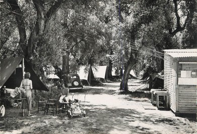 / CPSM FRANCE 06 "Roquebrune, terrain dse camping du C.C.O.S"