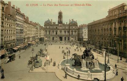 CPA FRANCE 69 "Lyon, la Place des Terreaux"