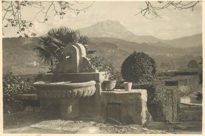 / PHOTO FRANCE 13 "Aix en Provence, Sainte Victoire" / FONTAINE