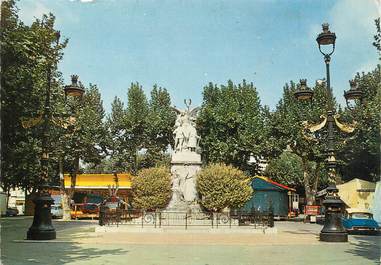 / CPSM FRANCE 13 "Aubagne" / MONUMENT AUX MORTS