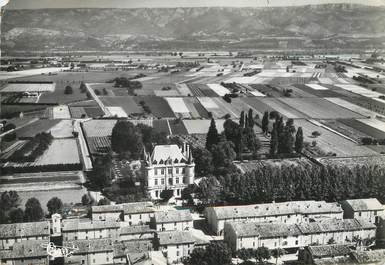 / CPSM FRANCE 13 "Charleval, vue générale aérienne, au centre le château"