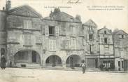 85 Vendee / CPA FRANCE 85 "Fontenay le Comte, vieilles maison de la place Belliard"