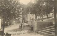 83 Var / CPA FRANCE 83 "Roquebrune, la plate forme et la fontaine neuve" / PRECURSEUR, avant 1900