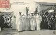 / CPA FRANCE 22 "Perros Guirec, le pardon de le Clarté, groupe de jeunes filles en blanc" / PRECURSEUR, avant 1900