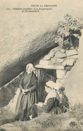 / CPA FRANCE 22 "Perros Guirec, les troglodytes de Ploumanac'h / PRECURSEUR, avant 1900